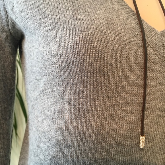J CREW GRAY KNIT with LEATHER ELBOW PATCHES - Picture 5 of 8